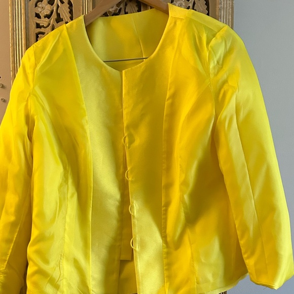 Bright Yellow Skirt Suit Rhinestone Dazzle Sz 16 Church Special Occasion - Picture 6 of 10